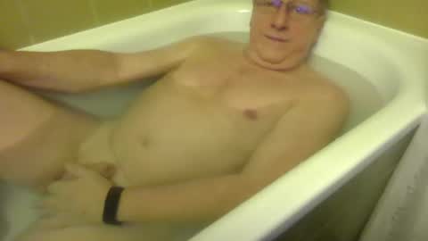 mcswis6 online show from December 5, 5:28 pm