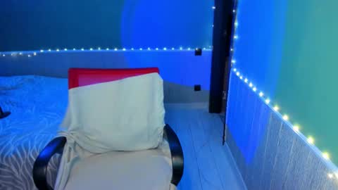 Kiku online show from December 3, 7:23 pm