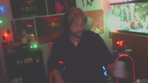 Snapshot of mdtpoker chatting on December 18, 1:44 am Poker online show from December 18, 1:44 am