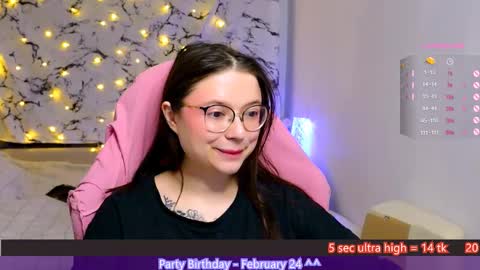 Snapshot of me_hanna chatting on February 22, 11:03 pm Hanna online show from February 22, 11:03 pm