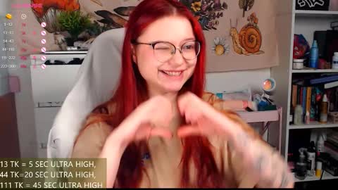 Snapshot of me_hanna chatting on December 15, 1:32 am Hanna online show from December 15, 1:32 am