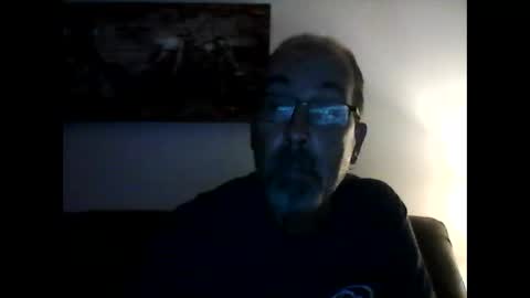 Snapshot of meathome3 chatting on December 5, 12:22 pm me at home online show from December 5, 12:22 pm