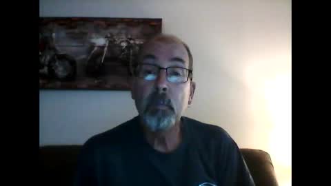 Snapshot of meathome3 chatting on December 5, 9:06 pm me at home online show from December 5, 9:06 pm