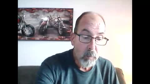 Snapshot of meathome3 chatting on December 6, 4:06 pm me at home online show from December 6, 4:06 pm