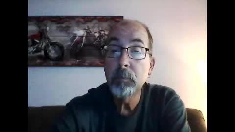 Snapshot of meathome3 chatting on December 8, 3:35 pm me at home online show from December 8, 3:35 pm