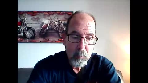 Snapshot of meathome3 chatting on December 13, 1:44 pm me at home online show from December 13, 1:44 pm