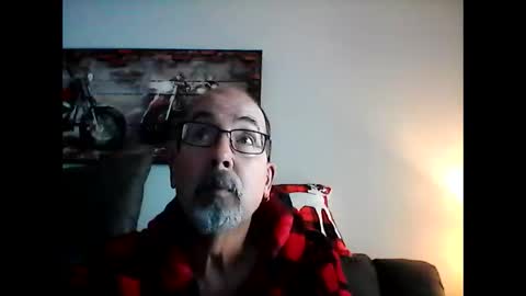 Snapshot of meathome3 chatting on January 4, 4:32 pm me at home online show from January 4, 4:32 pm