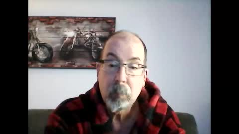 Snapshot of meathome3 chatting on March 1, 1:51 pm me at home online show from March 1, 1:51 pm