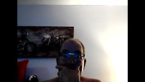 Snapshot of meathome3 chatting on September 25, 2:26 am me at home online show from September 25, 2:26 am