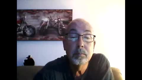 Snapshot of meathome3 chatting on October 25, 12:02 pm me at home online show from October 25, 12:02 pm