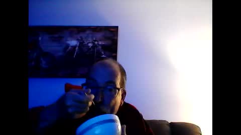 Snapshot of meathome3 chatting on December 17, 11:05 am me at home online show from December 17, 11:05 am