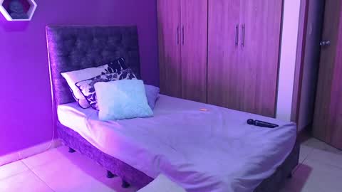 medelyn  Instagram mady evans13 online show from January 31, 11:03 pm