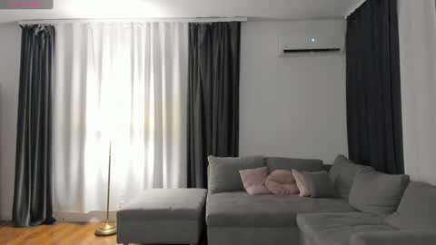 MedussaEyes online show from January 23, 9:29 pm