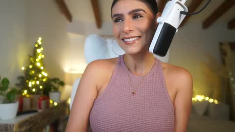 Andrea  online show from December 20, 9:28 pm