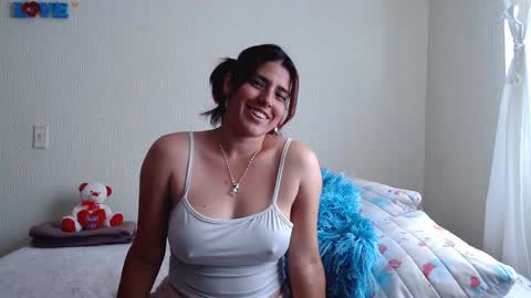 Snapshot of meehturt chatting on December 1, 5:13 pm anna online show from December 1, 5:13 pm