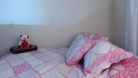 Snapshot of meehturt chatting on December 11, 2:41 am anna online show from December 11, 2:41 am