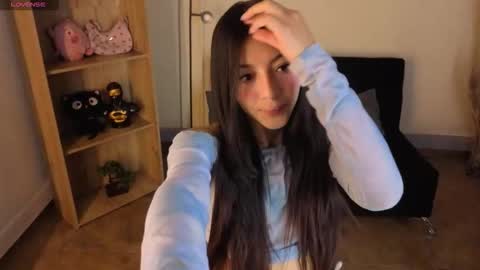 Snapshot of meelanny_ds chatting on November 17, 5:35 am online show from November 17, 5:35 am