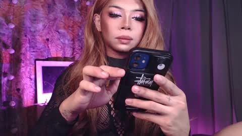 Snapshot of meetmehalfway888 chatting on December 21, 3:31 pm GODDESS OF ALL GODDESSES online show from December 21, 3:31 pm