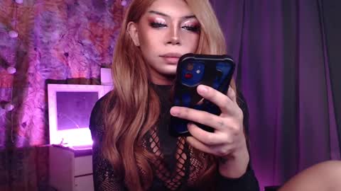 Snapshot of meetmehalfway888 chatting on December 25, 5:37 pm GODDESS OF ALL GODDESSES online show from December 25, 5:37 pm