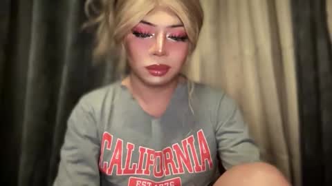 Snapshot of meetmehalfway888 chatting on September 15, 1:11 pm GODDESS OF ALL GODDESSES online show from September 15, 1:11 pm