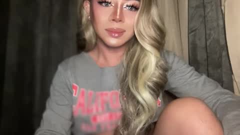 Snapshot of meetmehalfway888 chatting on November 26, 3:35 pm GODDESS OF ALL GODDESSES online show from November 26, 3:35 pm