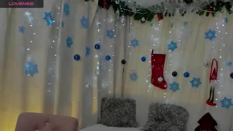 Megan Anderson online show from December 13, 9:35 am