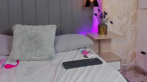 Carolina Paez online show from February 26, 2:04 am