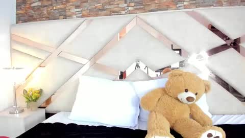     online show from October 2, 4:25 pm