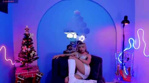 megan do santos online show from December 29, 8:48 pm