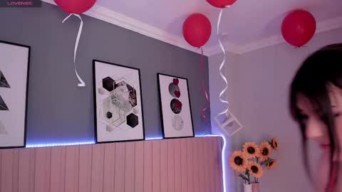     online show from February 17, 4:04 pm