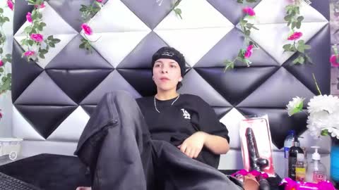 megan_thompsonn_ online show from October 2, 2:18 am