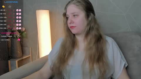 Snapshot of megan_violer chatting on December 12, 3:16 pm Megan Mon Fri 1600-2200pm Tue Wen Sat 0900-1600pm online show from December 12, 3:16 pm