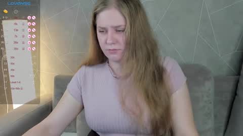 Snapshot of megan_violer chatting on December 16, 3:54 pm Megan Mon Fri 1600-2200pm Tue Wen Sat 0900-1600pm online show from December 16, 3:54 pm