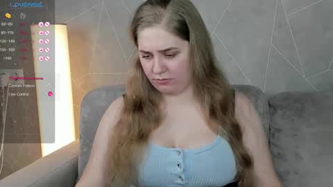 Snapshot of megan_violer chatting on January 14, 3:57 pm Megan Mon Fri 1600-2200pm Tue Wen Sat 0900-1600pm online show from January 14, 3:57 pm