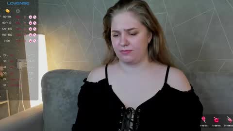 Snapshot of megan_violer chatting on January 27, 6:41 pm Megan Mon Fri 1600-2200pm Tue Wen Sat 0900-1600pm online show from January 27, 6:41 pm