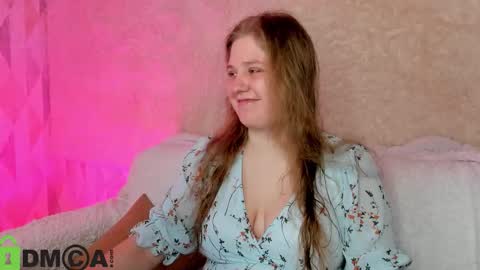 Snapshot of megan_violer chatting on November 7, 5:35 pm Megan Mon Fri 1600-2200pm Tue Wen Sat 0900-1600pm online show from November 7, 5:35 pm