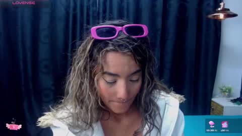 M E G A N   online show from December 18, 7:52 pm