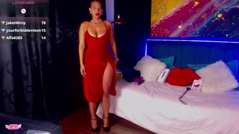 M E G A N   online show from December 22, 7:54 am