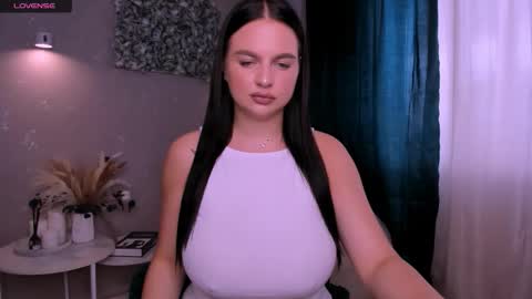 Snapshot of meganberrybb chatting on October 8, 8:56 am Meganberry online show from October 8, 8:56 am