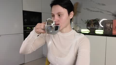 Michelle online show from January 23, 8:04 am