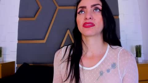 Snapshot of meganhofman chatting on October 25, 11:51 am Megan Hofman online show from October 25, 11:51 am