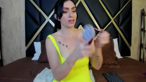 Snapshot of meganhofman chatting on November 15, 3:26 am Megan Hofman online show from November 15, 3:26 am