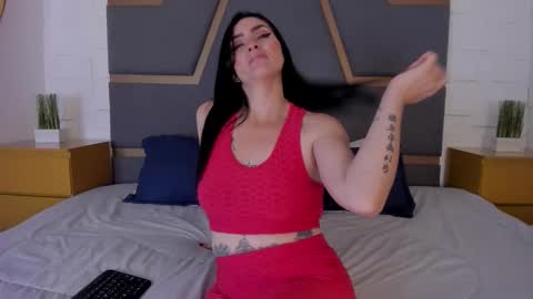 Snapshot of meganhofman chatting on November 17, 3:34 am Megan Hofman online show from November 17, 3:34 am