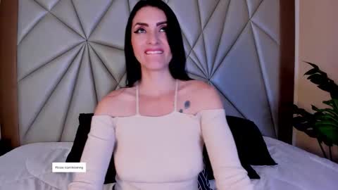 Snapshot of meganhofman chatting on November 25, 3:28 am Megan Hofman online show from November 25, 3:28 am