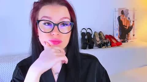 Snapshot of meganstones chatting on December 13, 7:53 pm Megan online show from December 13, 7:53 pm