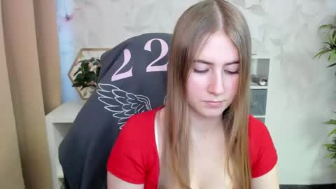 Megan online show from December 3, 1:54 pm