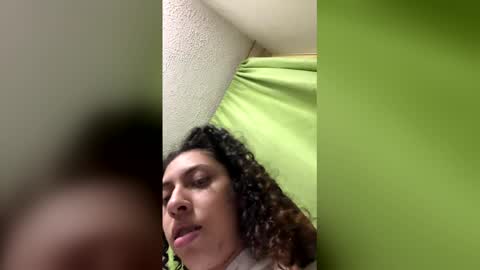 meghan_izell online show from December 2, 4:18 am