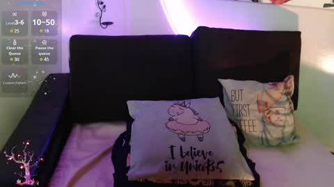 Snapshot of mel_raise chatting on March 11, 3:45 pm mel raise online show from March 11, 3:45 pm