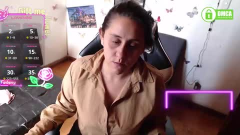 Snapshot of mel_raise chatting on December 3, 2:59 pm mel raise online show from December 3, 2:59 pm