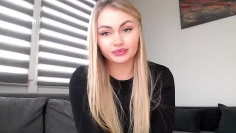 Melania online show from December 28, 12:56 pm